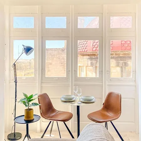 Maltese 1b With Traditional Balcony By Solea Apartmán *