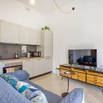 公寓 Maltese 1b With Traditional Balcony By Solea