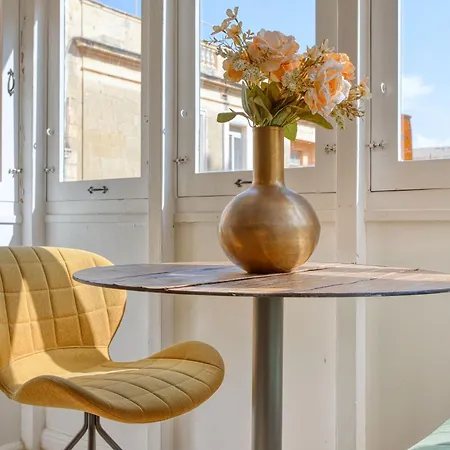 Apartament Maltese 1b With Traditional Balcony By Solea Sliema