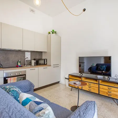 Apartament Maltese 1b With Traditional Balcony By Solea