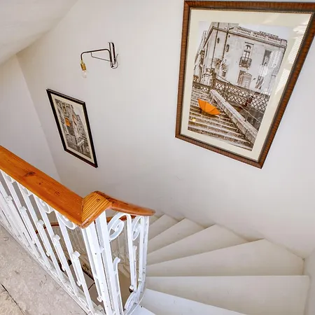 Maltese 1b With Traditional Balcony By Solea * Sliema