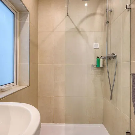 Maltese 1b With Traditional Balcony By Solea *