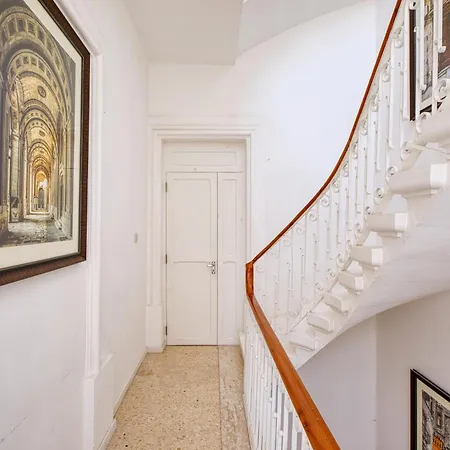 Maltese 1b With Traditional Balcony By Solea *