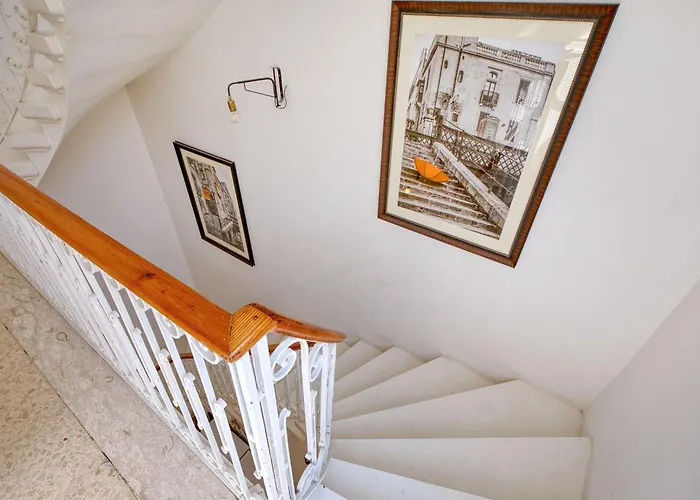 Maltese 1b With Traditional Balcony By Solea * 斯利马